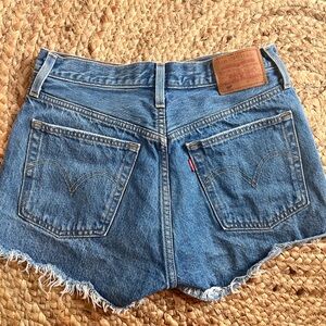 Levi 501 denim shorts ￼